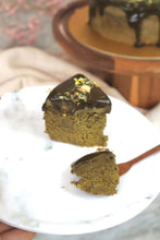 Load image into Gallery viewer, NEW Flourless Hoji-Matcha Wholefoods Fudge Cake (Vegan, Diabetic-friendly)