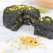 Load image into Gallery viewer, the clean addicts wholefood mooncake vegan vegetarian healthy nut free matcha mooncake