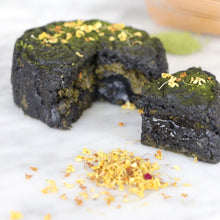 Load image into Gallery viewer, Box of 2 - Vegan Matcha x 100% Black Sesame Eclipse Wholefood Mooncakes